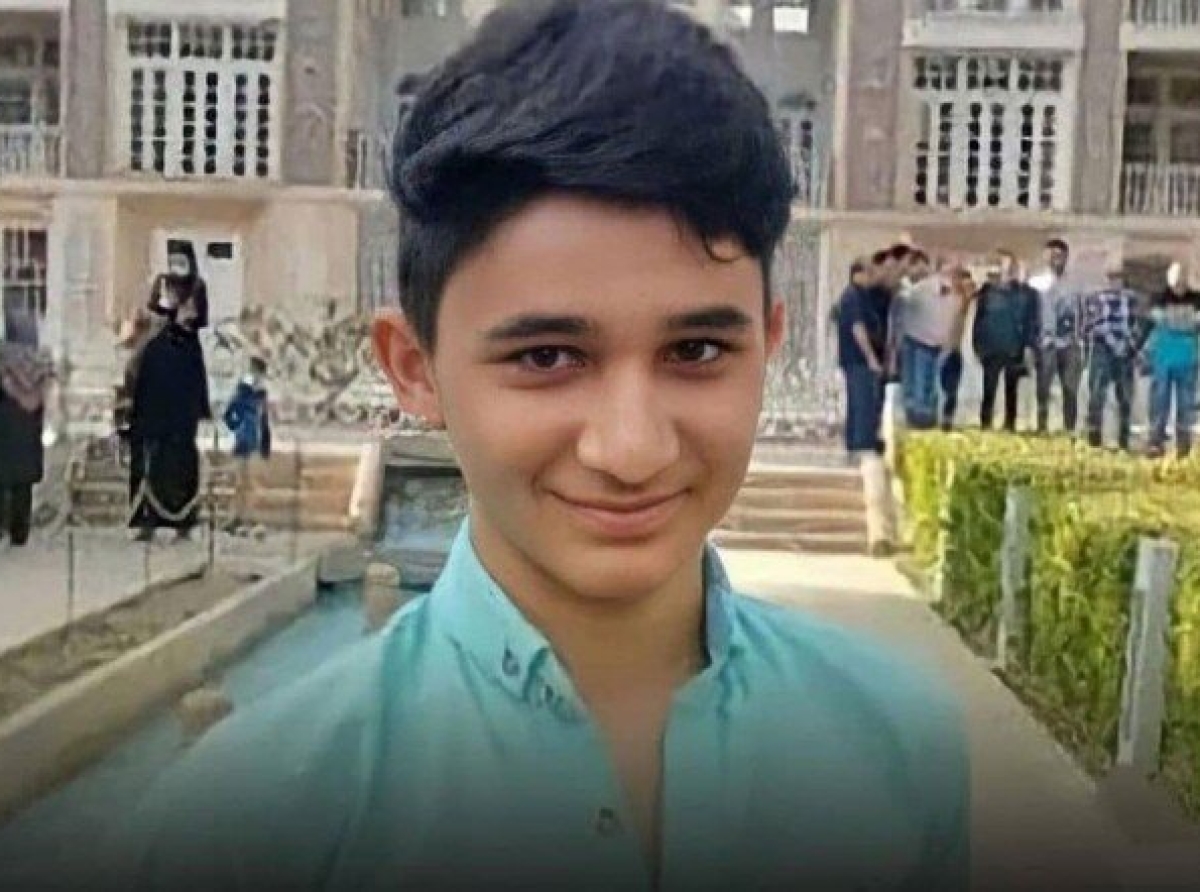 Leader agrees to request to declare Ali Landi a martyr